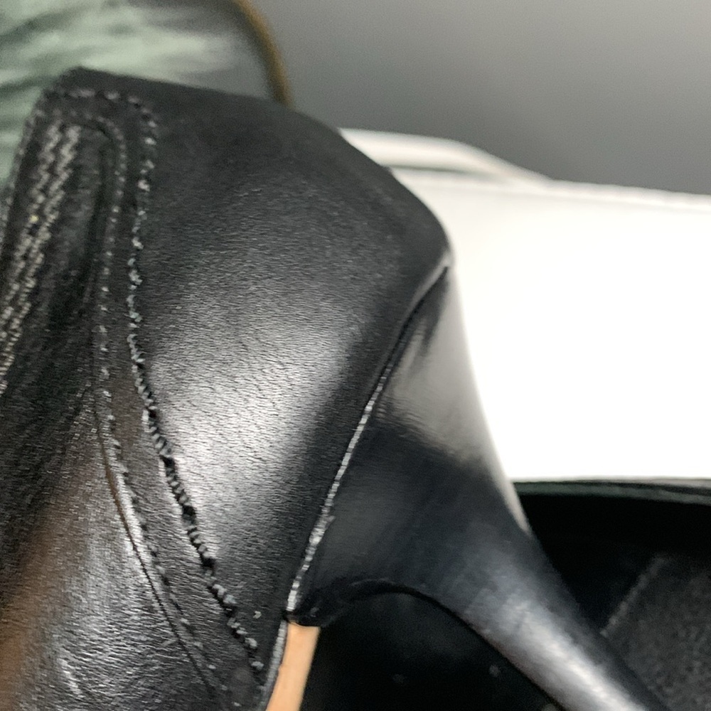 Dior Leather Pumps with toggle - Picture 5 of 15